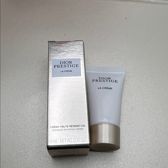 Christian Dior Red Star-Shaped Cosmetic Bag W/LaMousse & Dior Prestige Cream Box - Picture 7 of 17